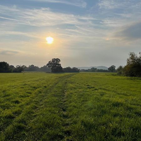 Severnside Boat And Caravan Park Gloucestershire - Caravan 1 Deerhurst Εξωτερικό φωτογραφία