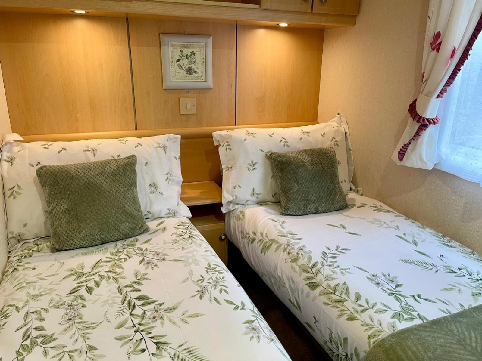 Severnside Boat And Caravan Park Gloucestershire - Caravan 1 Deerhurst Εξωτερικό φωτογραφία